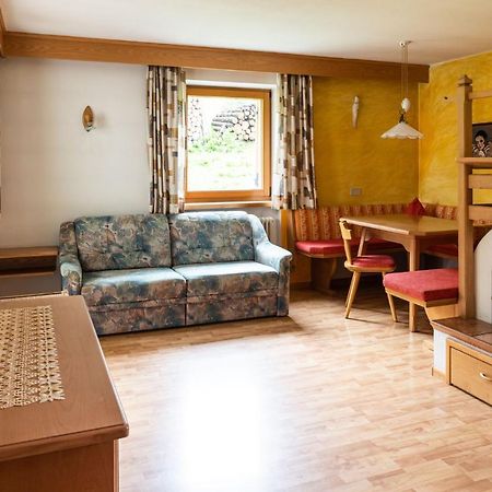 Garni Juri Bed & Breakfast Ла Виля Екстериор снимка