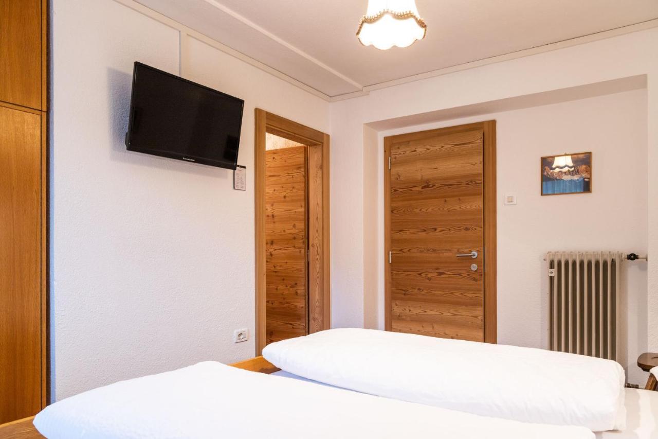Garni Juri Bed & Breakfast Ла Виля Екстериор снимка