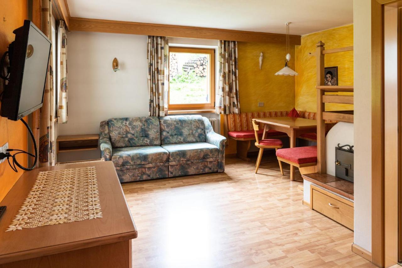 Garni Juri Bed & Breakfast Ла Виля Екстериор снимка