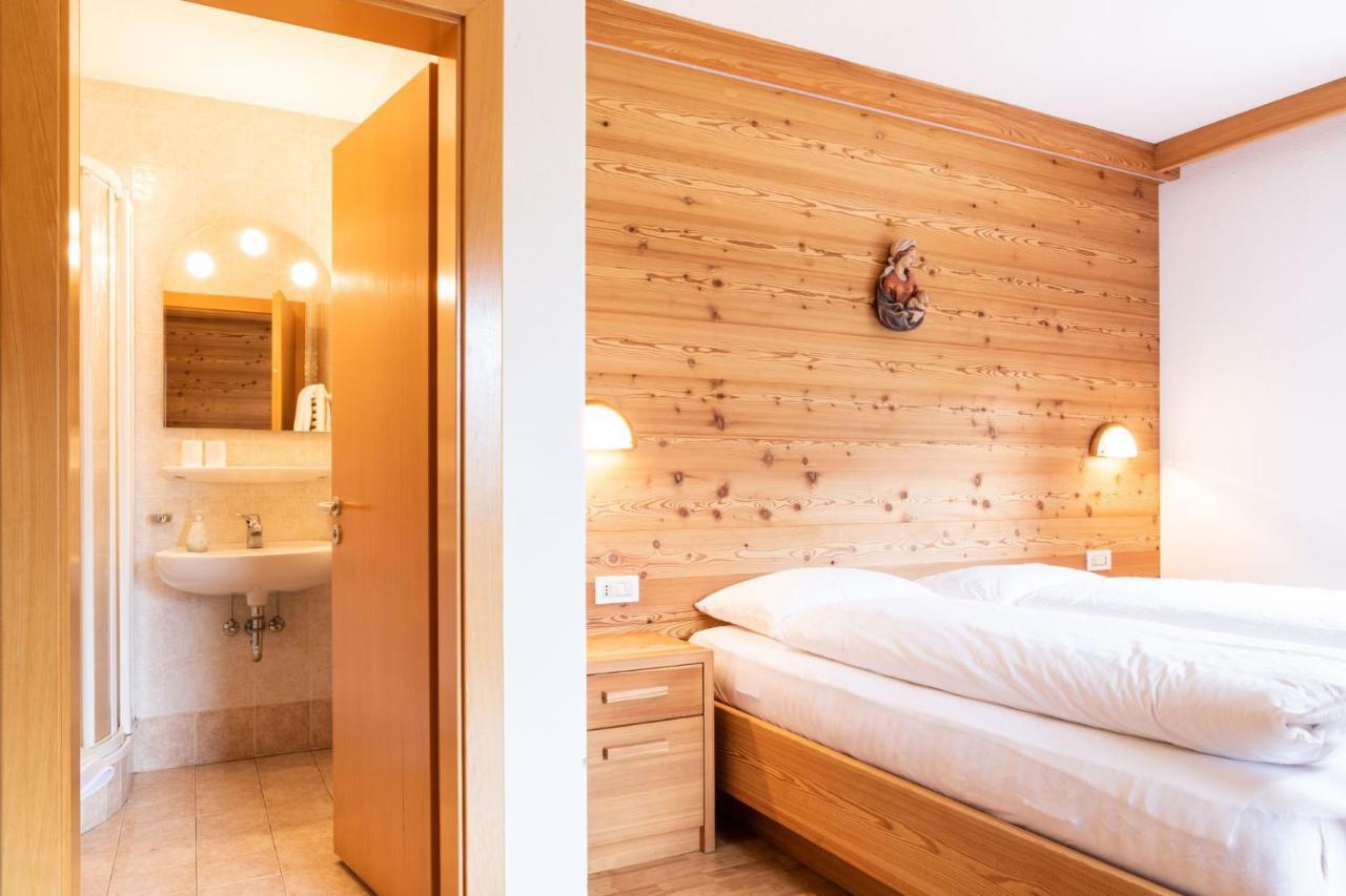 Garni Juri Bed & Breakfast Ла Виля Екстериор снимка