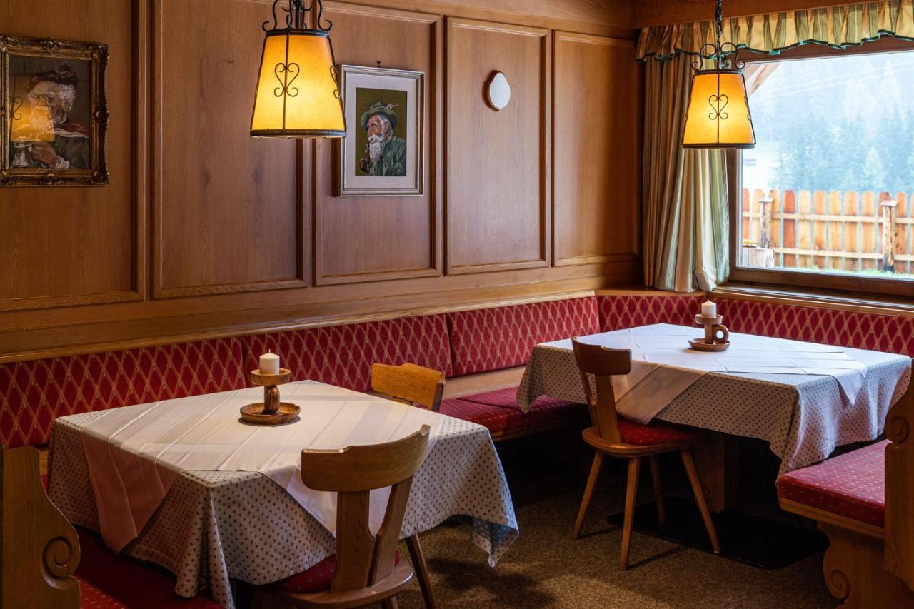 Garni Juri Bed & Breakfast Ла Виля Екстериор снимка